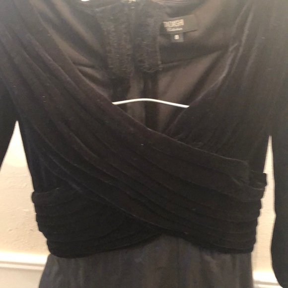 Beautiful Tadashi collection formal gown - Picture 4 of 8